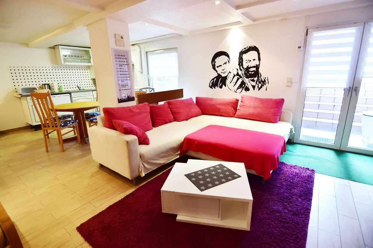Ferienwohnung Mit Garten Und Pool Cologne 0*,