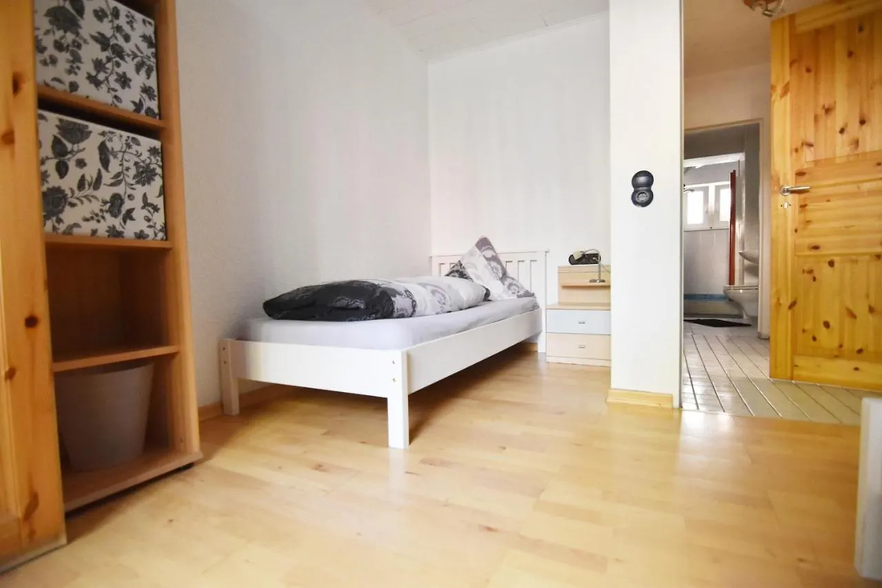 Ferienwohnung Mit Garten Und Pool Cologne Apartment